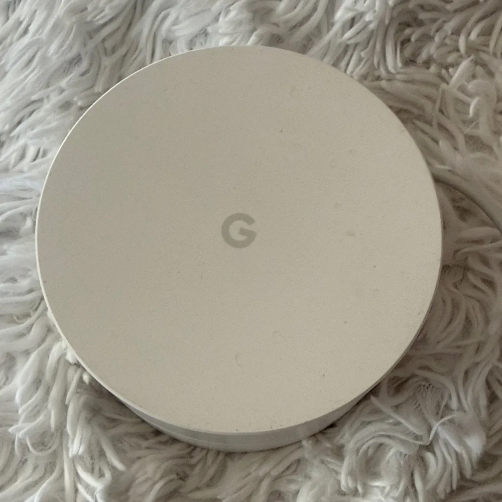 Google WiFi Hub in White
